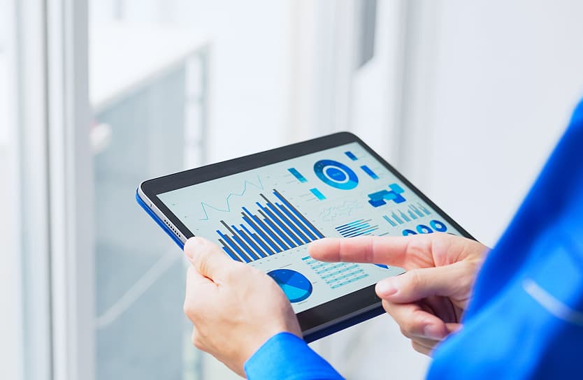 機器を扱うスタッフのイメージ画像です。