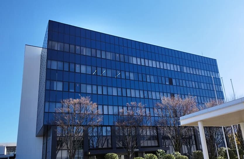 オフィスビルの画像です。