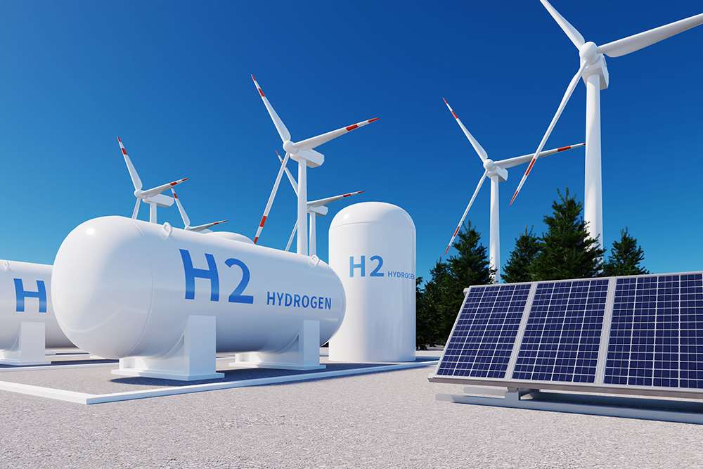 再生可能エネルギー発電設備と水素タンク